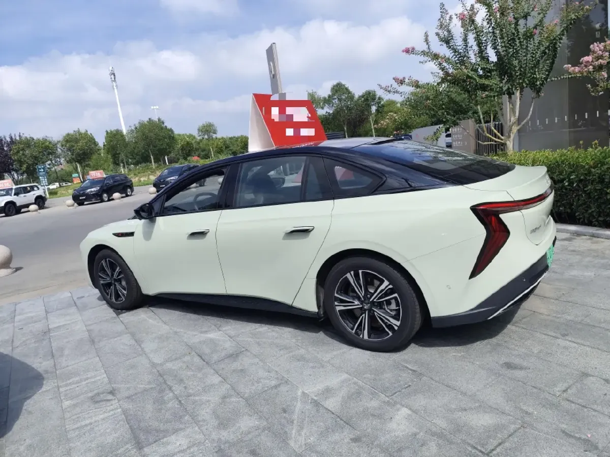 2024 HongQi EH7 BEV 85KWH,autocango,china used car exporter,china ev exporter,chinese used car exporter,chinese used ev exporter