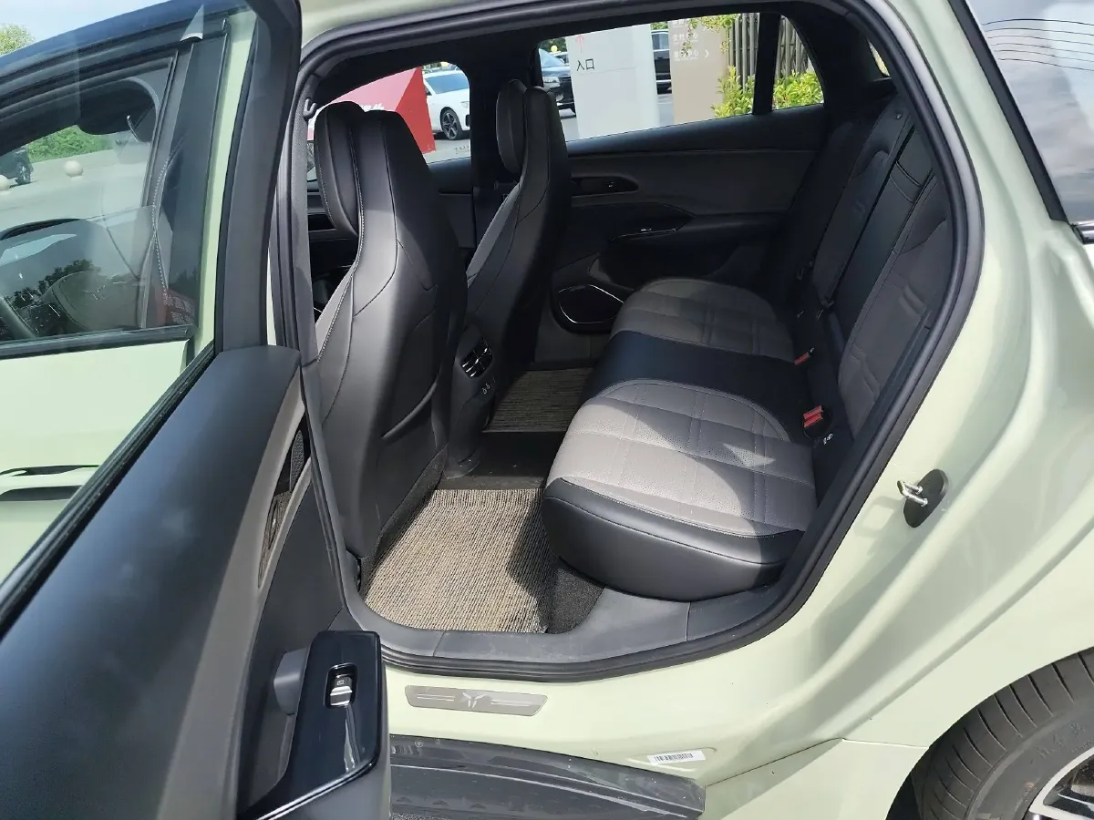 2024 HongQi EH7 BEV 85KWH,autocango,china used car exporter,china ev exporter,chinese used car exporter,chinese used ev exporter