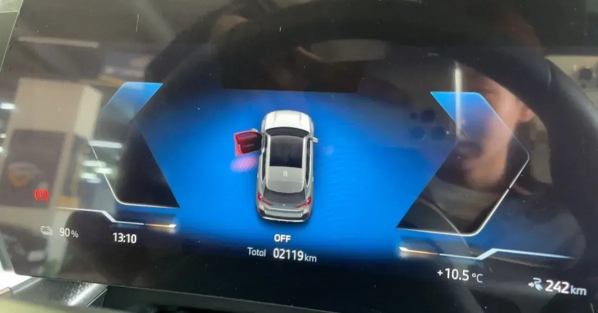 2023 BMW iX1 BEV 66.45KWH,autocango,china used car exporter,china ev exporter,chinese used car exporter,chinese used ev exporter