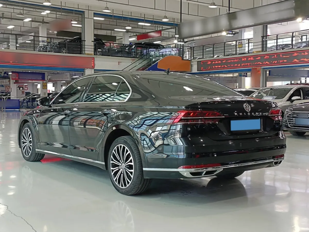 2018 Volkswagen Phideon 2.0T 224HP L4 7DCT,autocango,china used car exporter,china ev exporter,chinese used car exporter,chinese used ev exporter