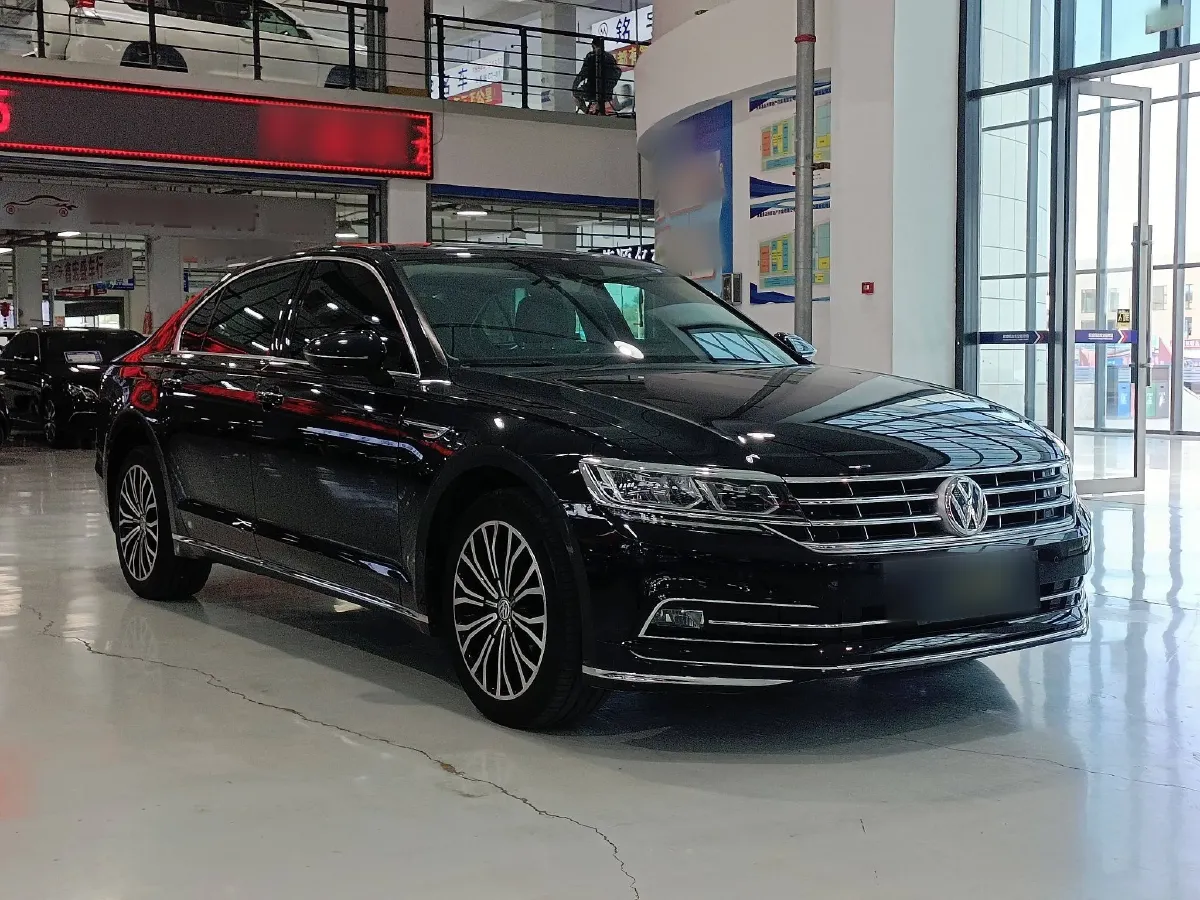 2018 Volkswagen Phideon 2.0T 224HP L4 7DCT,autocango,china used car exporter,china ev exporter,chinese used car exporter,chinese used ev exporter