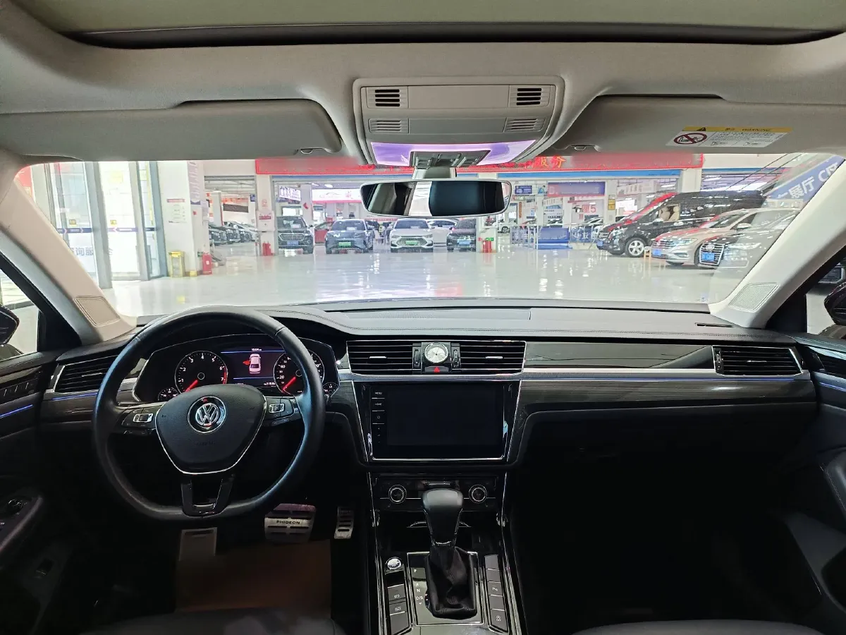 2018 Volkswagen Phideon 2.0T 224HP L4 7DCT,autocango,china used car exporter,china ev exporter,chinese used car exporter,chinese used ev exporter