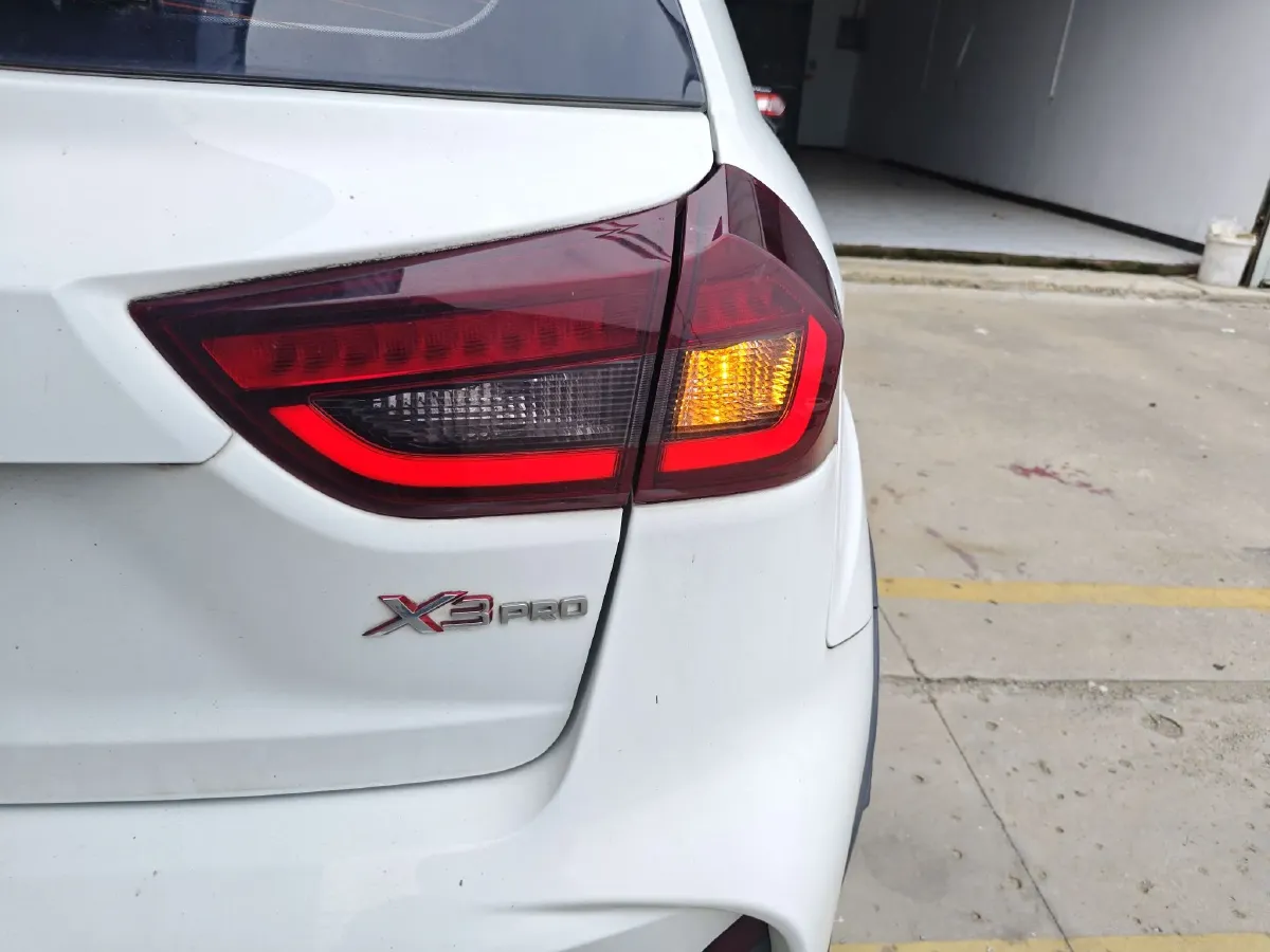 2021 Geely Vision X3 1.5L 109HP L4 CVT,autocango,china used car exporter,china ev exporter,chinese used car exporter,chinese used ev exporter