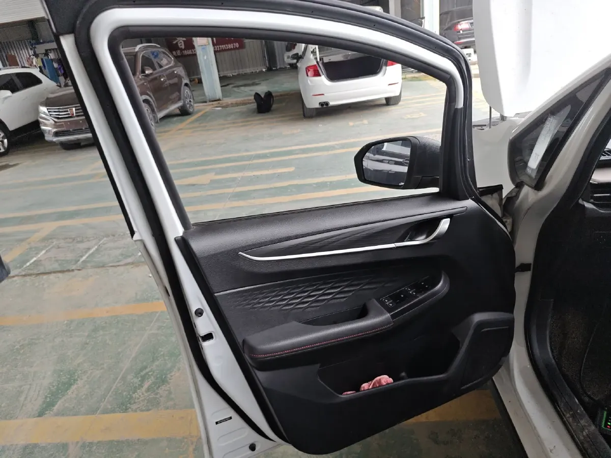 2021 Geely Vision X3 1.5L 109HP L4 CVT,autocango,china used car exporter,china ev exporter,chinese used car exporter,chinese used ev exporter