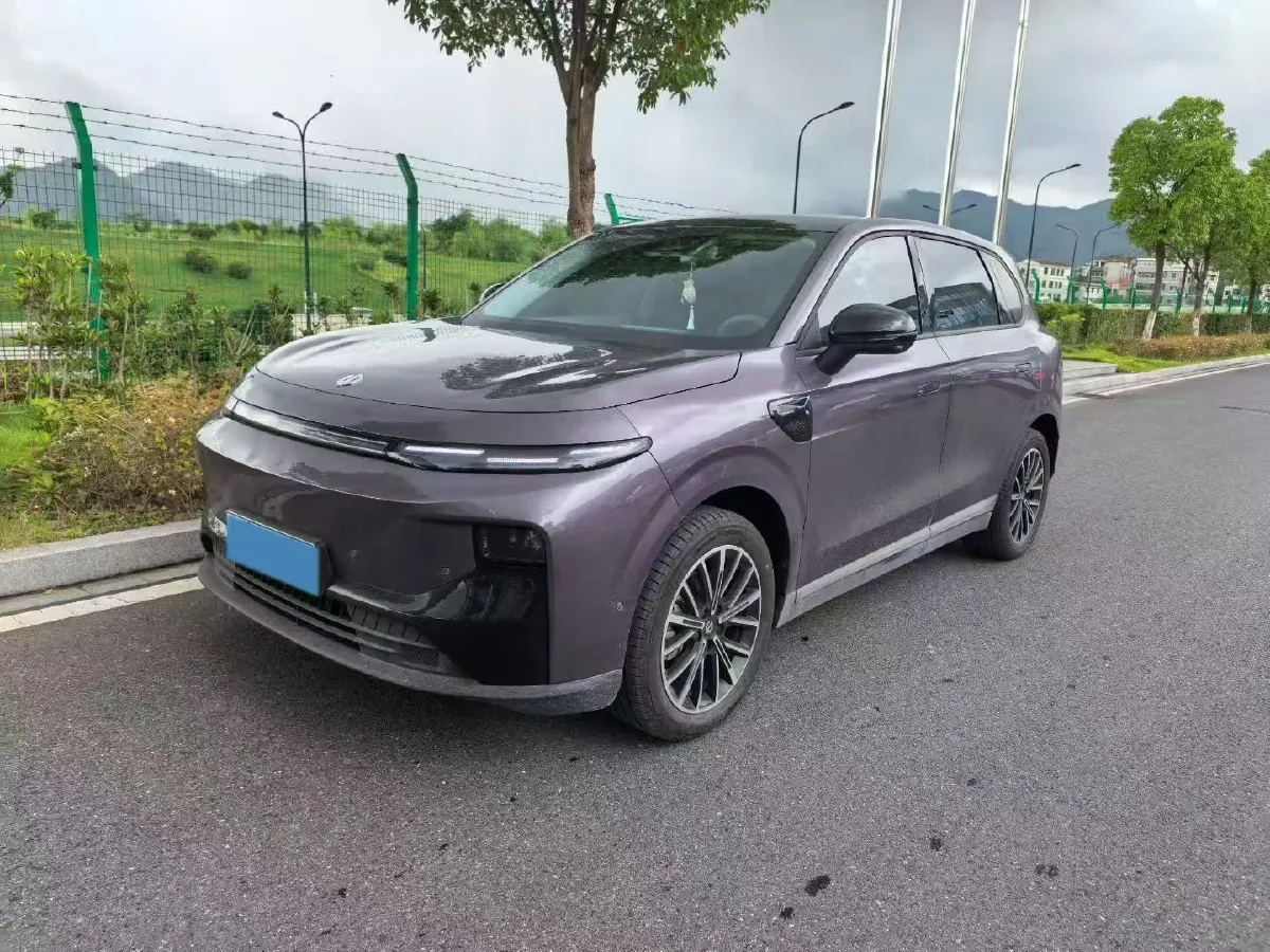 2025 Leapmotor B10 BEV 56.2KWH,autocango,china used car exporter,china ev exporter,chinese used car exporter,chinese used ev exporter