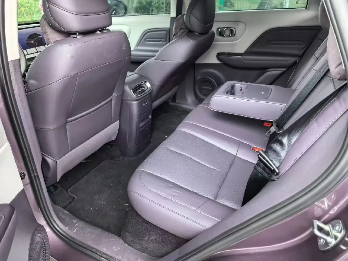 2025 Leapmotor B10 BEV 56.2KWH,autocango,china used car exporter,china ev exporter,chinese used car exporter,chinese used ev exporter