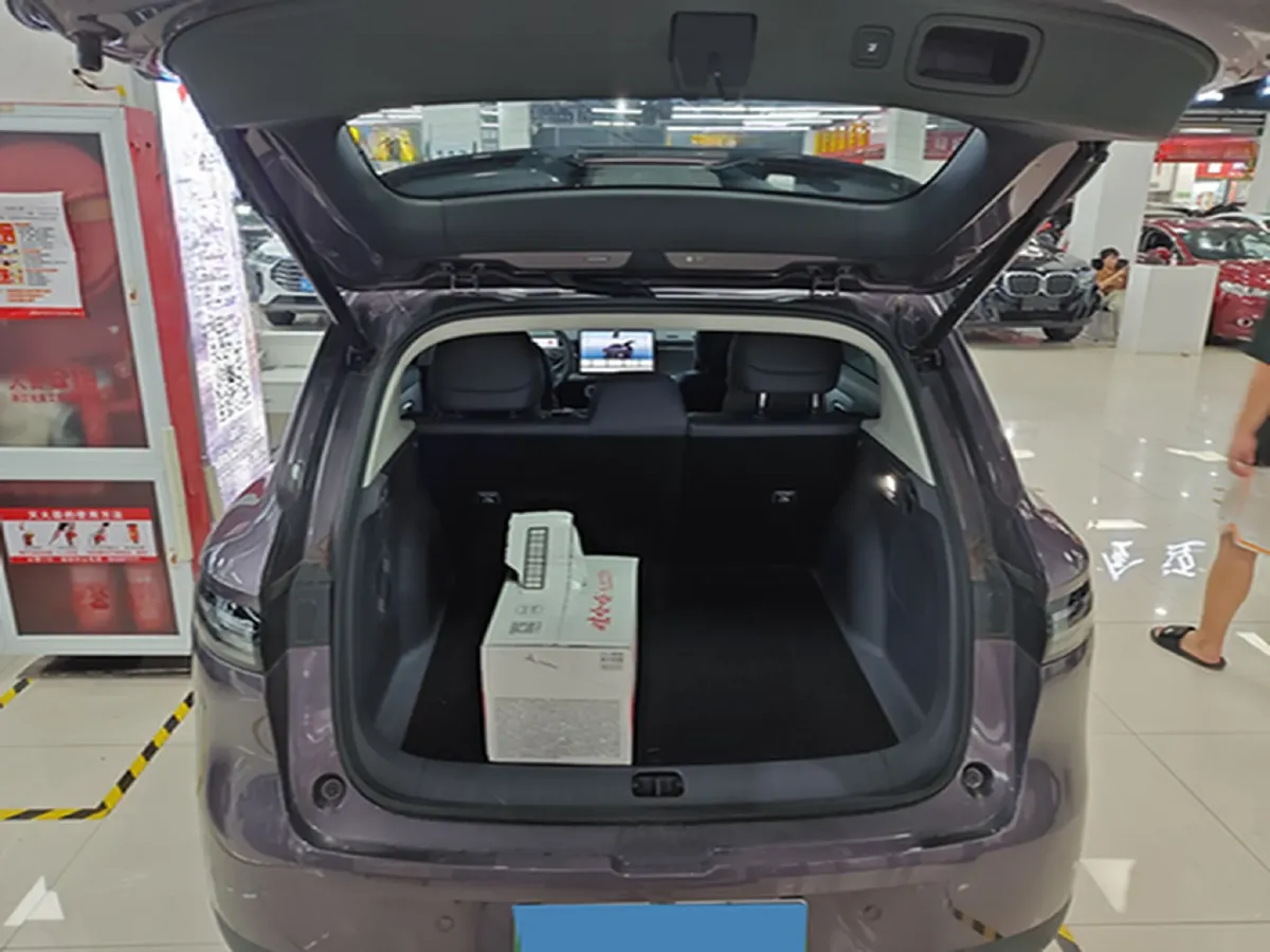 2025 Leapmotor B10 BEV 56.2KWH,autocango,china used car exporter,china ev exporter,chinese used car exporter,chinese used ev exporter