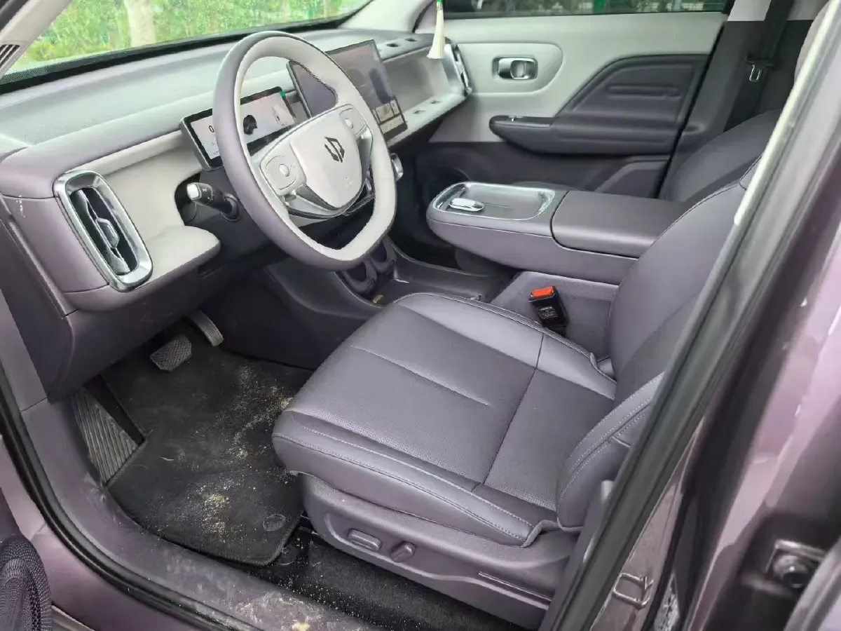 2025 Leapmotor B10 BEV 56.2KWH,autocango,china used car exporter,china ev exporter,chinese used car exporter,chinese used ev exporter