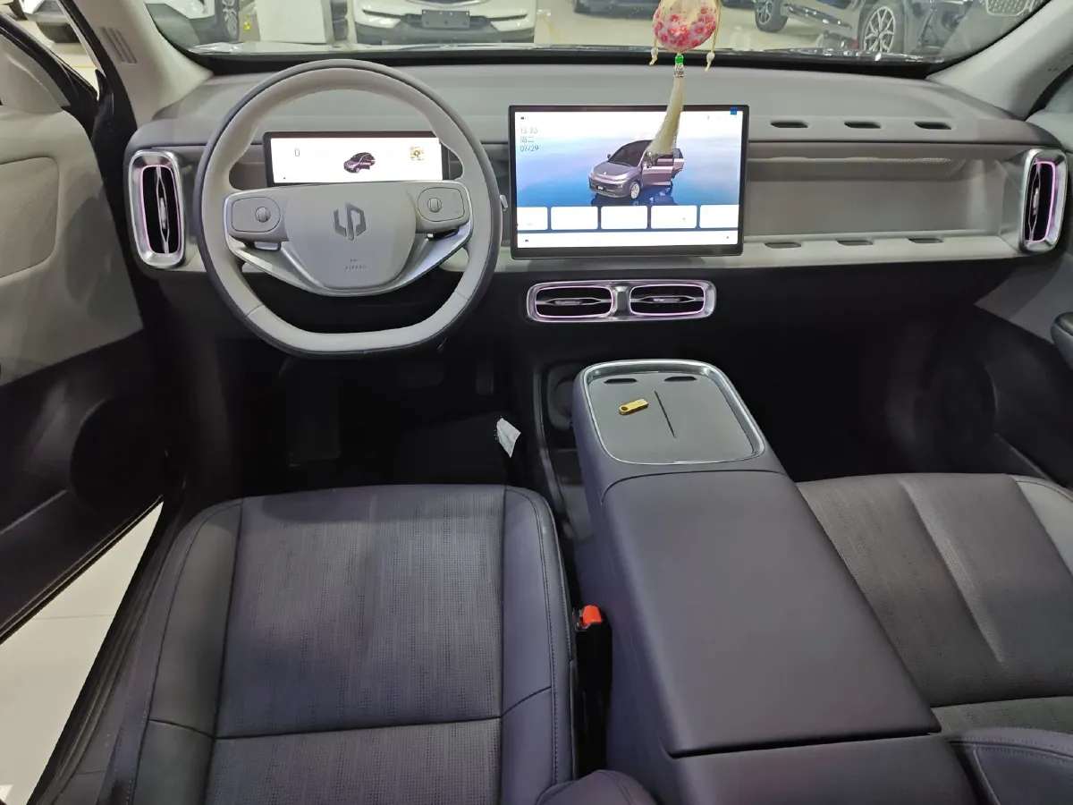 2025 Leapmotor B10 BEV 56.2KWH,autocango,china used car exporter,china ev exporter,chinese used car exporter,chinese used ev exporter