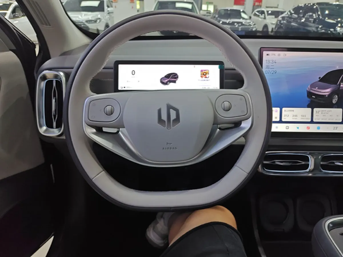 2025 Leapmotor B10 BEV 56.2KWH,autocango,china used car exporter,china ev exporter,chinese used car exporter,chinese used ev exporter