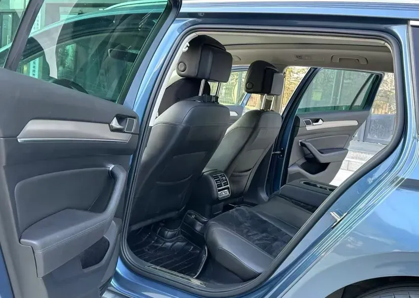 2017 Volkswagen Alltrack 2.0T 220HP L4 6DCT,autocango,china used car exporter,china ev exporter,chinese used car exporter,chinese used ev exporter