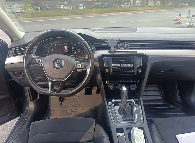 2017 Volkswagen Alltrack 2.0T 220HP L4 6DCT,autocango,china used car exporter,china ev exporter,chinese used car exporter,chinese used ev exporter