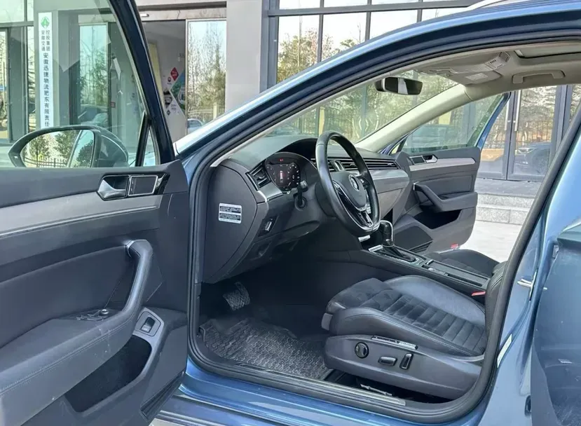 2017 Volkswagen Alltrack 2.0T 220HP L4 6DCT,autocango,china used car exporter,china ev exporter,chinese used car exporter,chinese used ev exporter