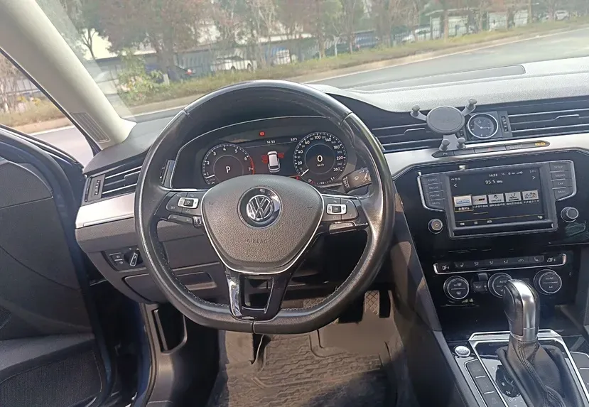 2017 Volkswagen Alltrack 2.0T 220HP L4 6DCT,autocango,china used car exporter,china ev exporter,chinese used car exporter,chinese used ev exporter