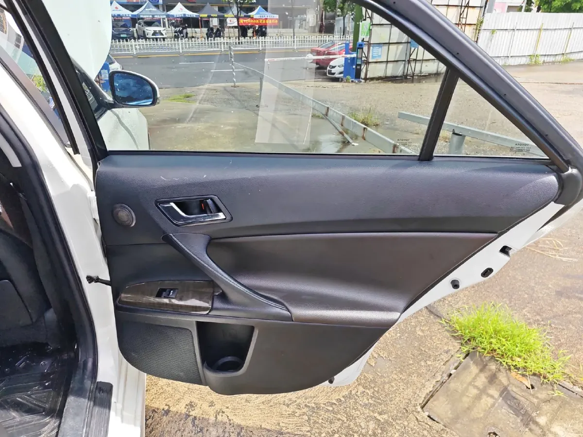 2013 Toyota Reiz 2.5L 193HP V6 6AT,autocango,china used car exporter,china ev exporter,chinese used car exporter,chinese used ev exporter