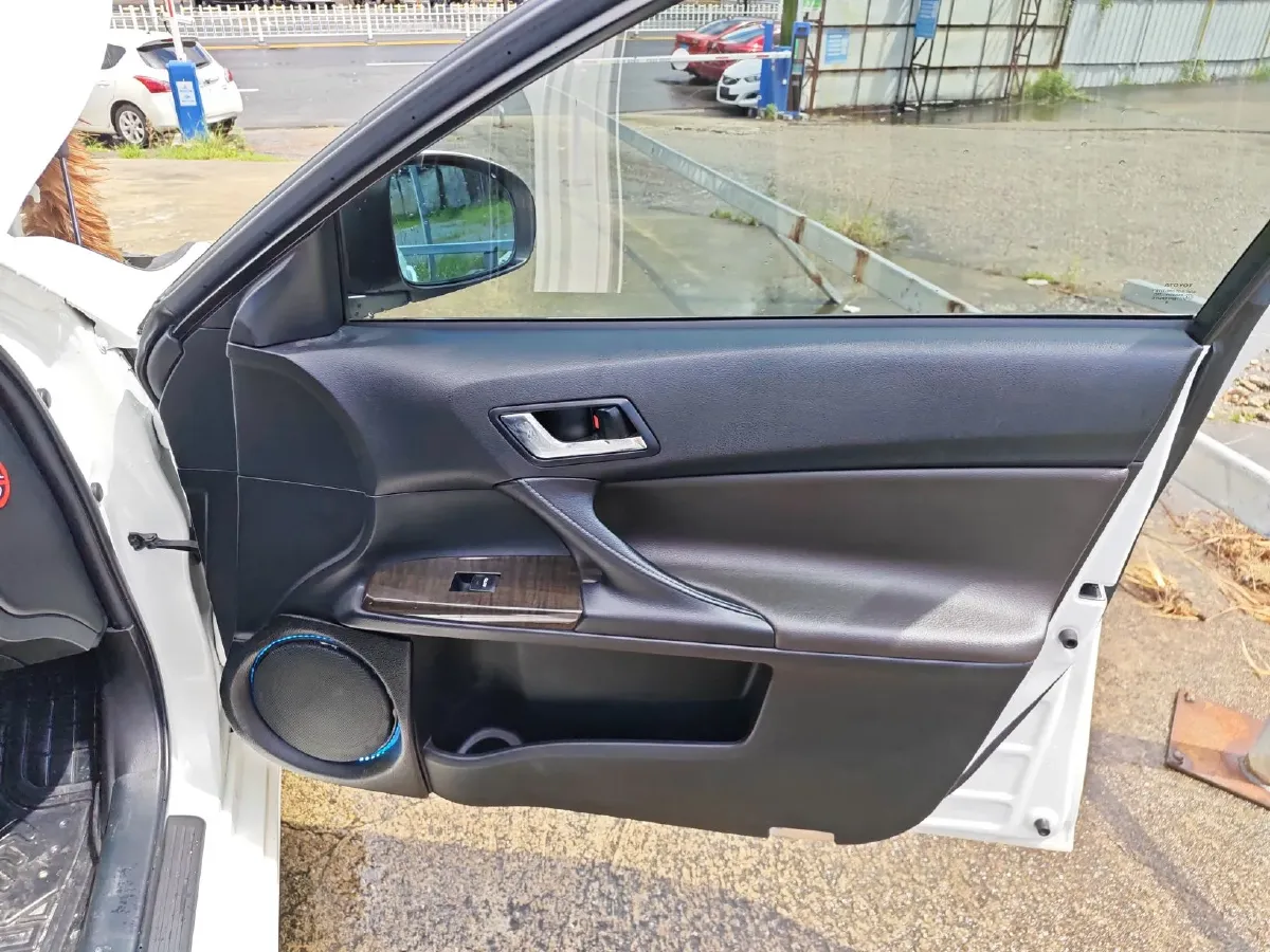 2013 Toyota Reiz 2.5L 193HP V6 6AT,autocango,china used car exporter,china ev exporter,chinese used car exporter,chinese used ev exporter