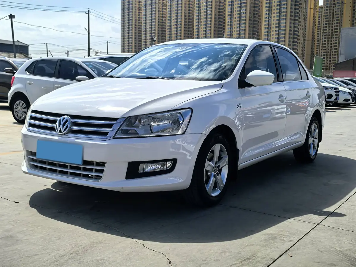 2013 Volkswagen Santana 1.6L 110HP L4 5MT 2013 Volkswagen Santana 1.6L 110HP L4 5MT