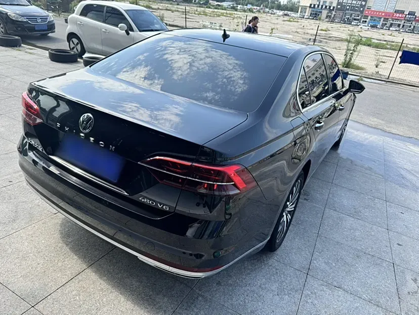 2019 Volkswagen Phideon 2.0T 224HP L4 7DCT,autocango,china used car exporter,china ev exporter,chinese used car exporter,chinese used ev exporter