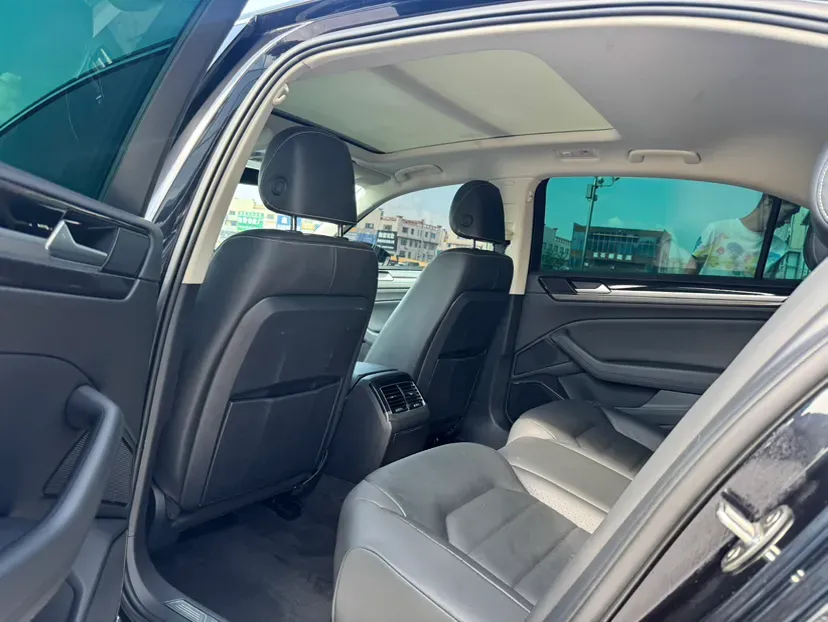 2019 Volkswagen Phideon 2.0T 224HP L4 7DCT,autocango,china used car exporter,china ev exporter,chinese used car exporter,chinese used ev exporter