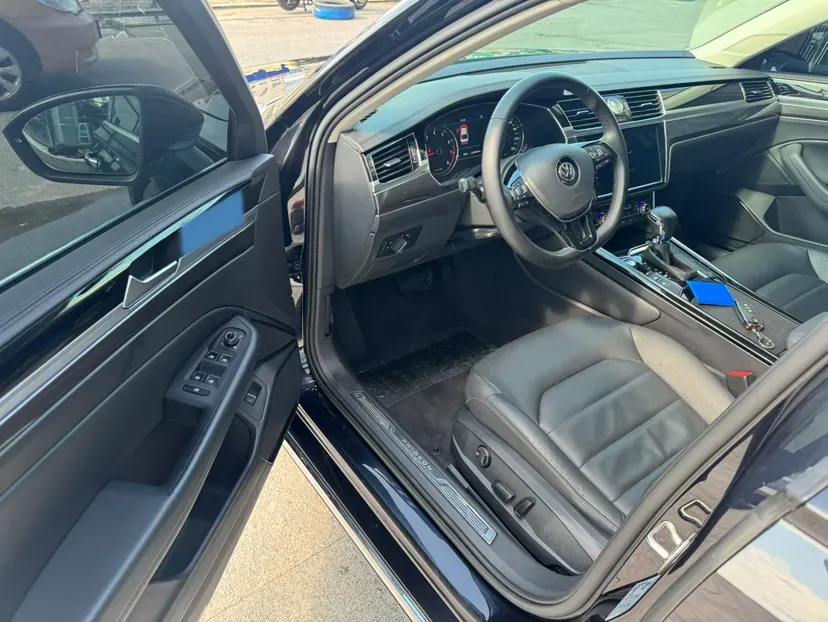 2019 Volkswagen Phideon 2.0T 224HP L4 7DCT,autocango,china used car exporter,china ev exporter,chinese used car exporter,chinese used ev exporter