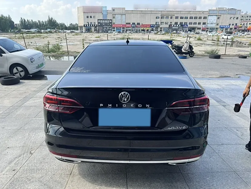 2019 Volkswagen Phideon 2.0T 224HP L4 7DCT,autocango,china used car exporter,china ev exporter,chinese used car exporter,chinese used ev exporter