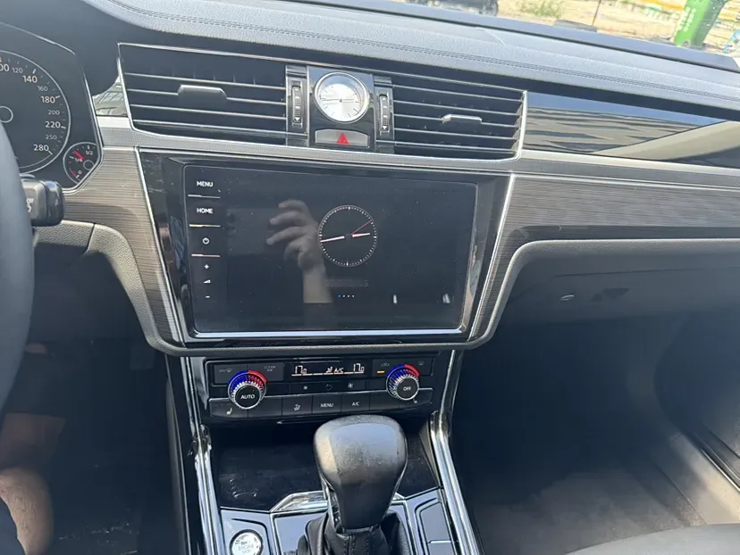 2019 Volkswagen Phideon 2.0T 224HP L4 7DCT,autocango,china used car exporter,china ev exporter,chinese used car exporter,chinese used ev exporter