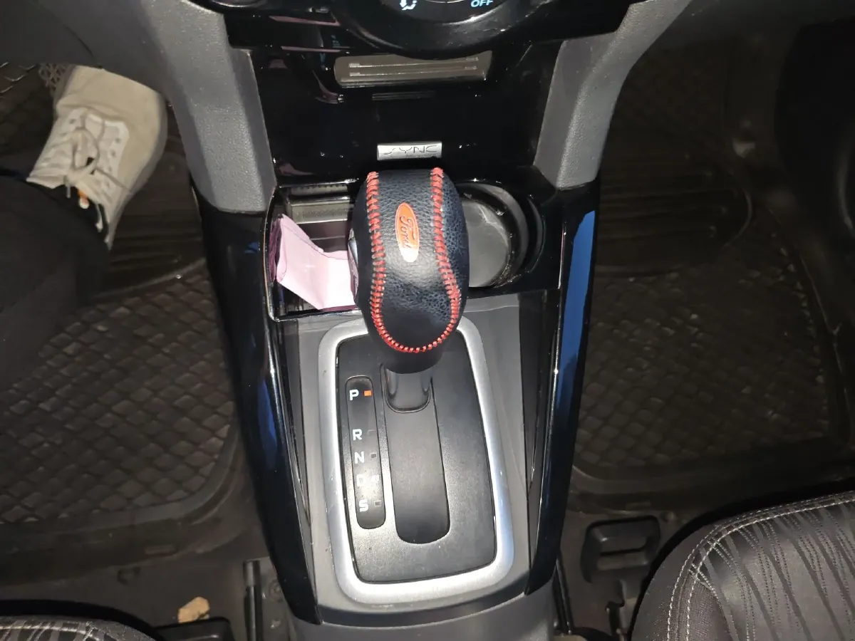 2013 Ford EcoSport 1.5L 110HP L4 6DCT,autocango,china used car exporter,china ev exporter,chinese used car exporter,chinese used ev exporter