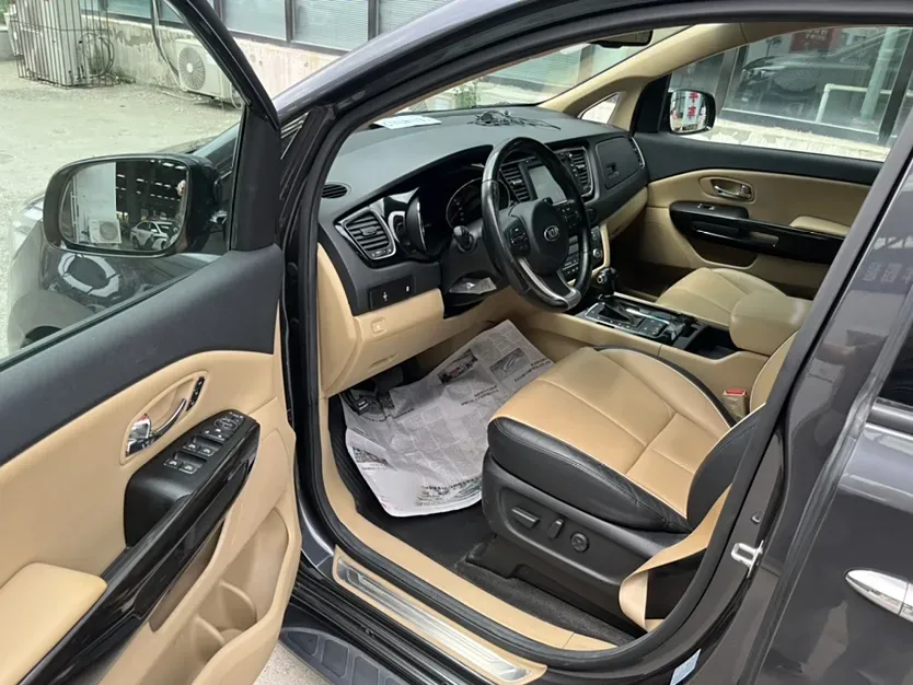 2015 Kia Carnival 2.2T 200HP L4 6AT,autocango,china used car exporter,china ev exporter,chinese used car exporter,chinese used ev exporter