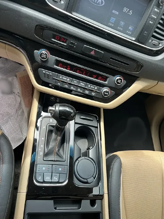 2015 Kia Carnival 2.2T 200HP L4 6AT,autocango,china used car exporter,china ev exporter,chinese used car exporter,chinese used ev exporter