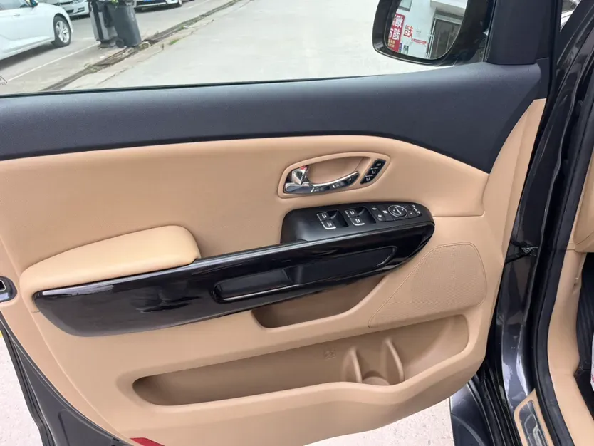 2015 Kia Carnival 2.2T 200HP L4 6AT,autocango,china used car exporter,china ev exporter,chinese used car exporter,chinese used ev exporter