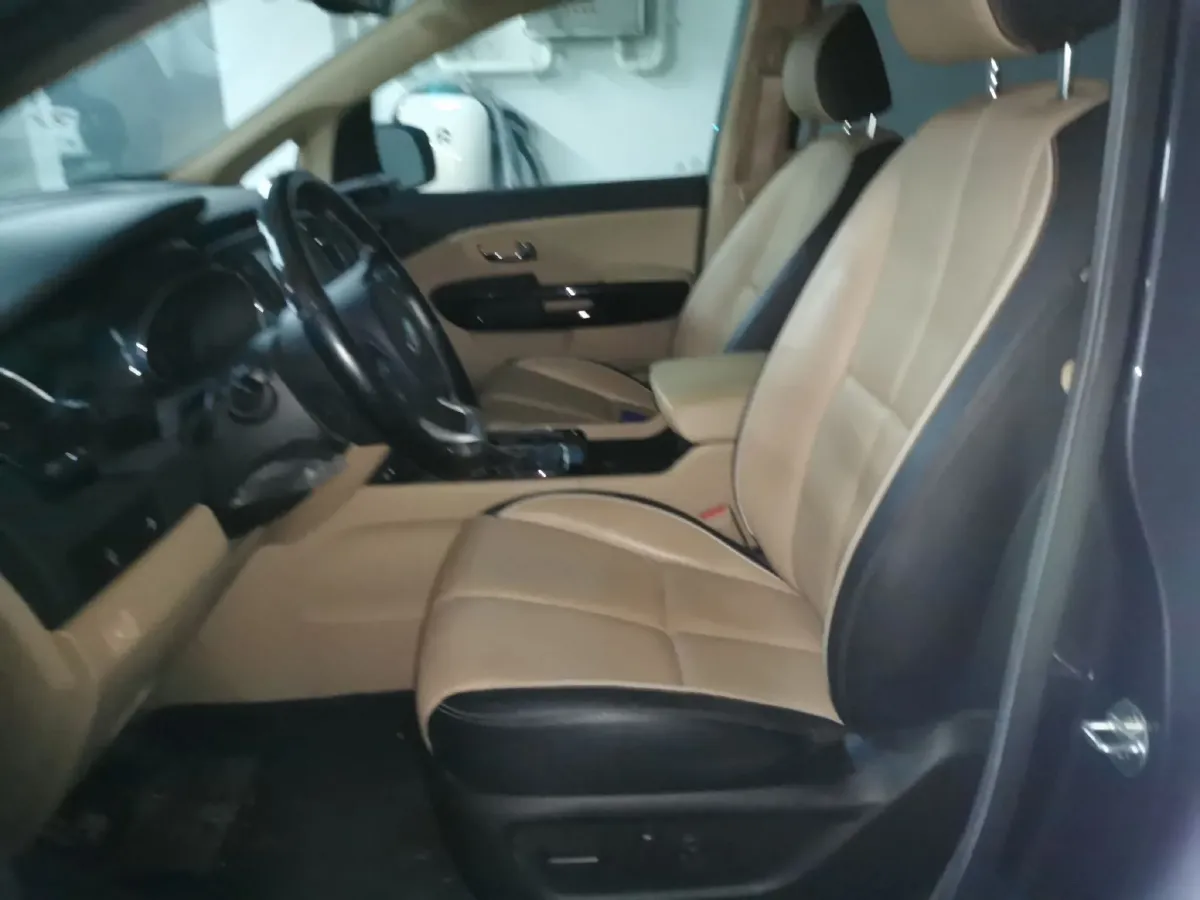 2015 Kia Carnival 2.2T 200HP L4 6AT,autocango,china used car exporter,china ev exporter,chinese used car exporter,chinese used ev exporter