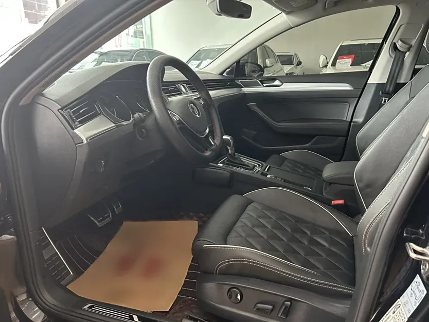 2020 Volkswagen Magotan GTE 1.4T 150HP L4 6DCT PHEV 13KWH,autocango,china used car exporter,china ev exporter,chinese used car exporter,chinese used ev exporter