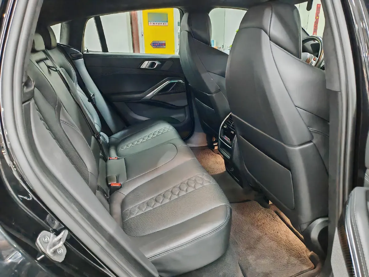 2022 BMW X6 M 4.4T 600HP V8 8AT,autocango,china used car exporter,china ev exporter,chinese used car exporter,chinese used ev exporter