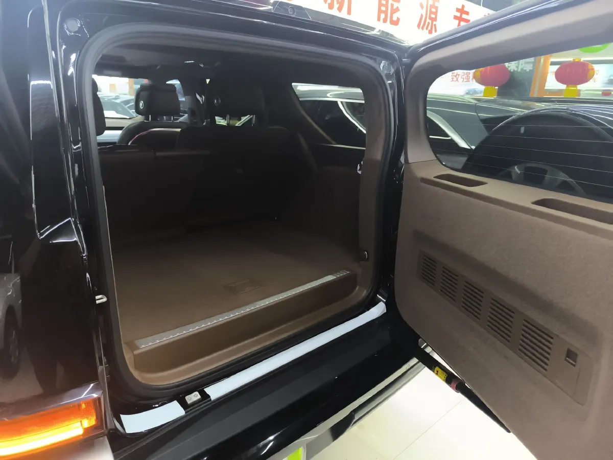 2024 Tank 700 3.0T 360HP V6 9AT PHEV 37.1KWH,autocango,china used car exporter,china ev exporter,chinese used car exporter,chinese used ev exporter