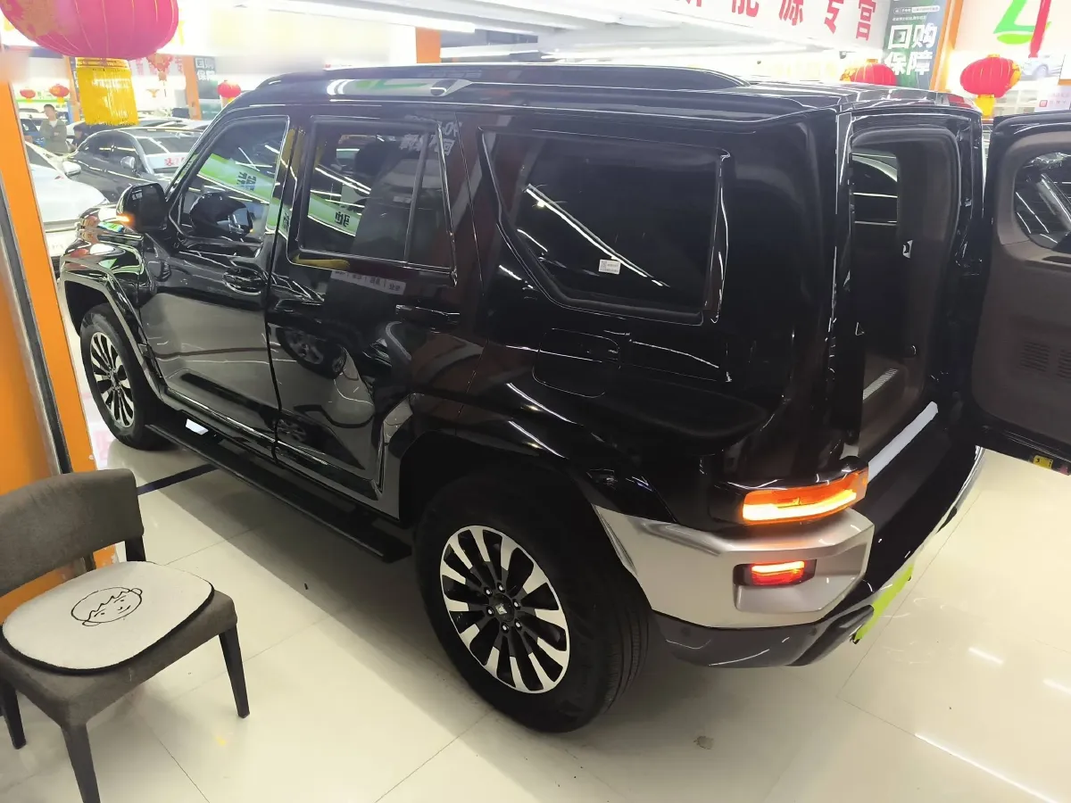 2024 Tank 700 3.0T 360HP V6 9AT PHEV 37.1KWH,autocango,china used car exporter,china ev exporter,chinese used car exporter,chinese used ev exporter