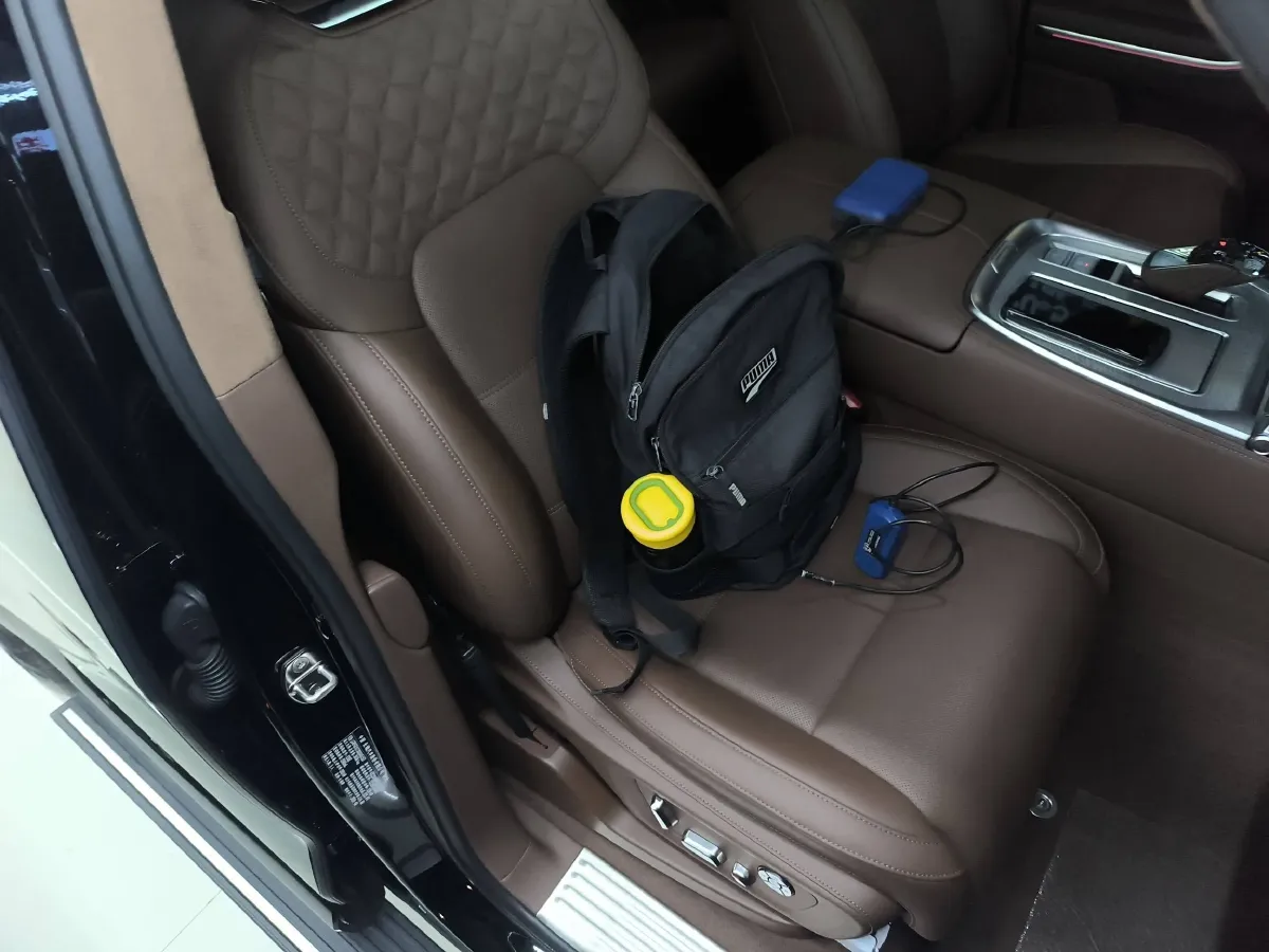 2024 Tank 700 3.0T 360HP V6 9AT PHEV 37.1KWH,autocango,china used car exporter,china ev exporter,chinese used car exporter,chinese used ev exporter