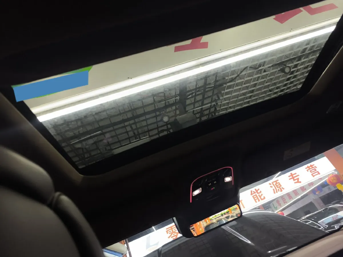 2024 Tank 700 3.0T 360HP V6 9AT PHEV 37.1KWH,autocango,china used car exporter,china ev exporter,chinese used car exporter,chinese used ev exporter