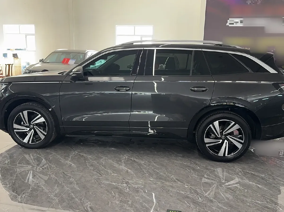 2023 Volkswagen Tavendor 2.0T 220HP L4 7DCT,autocango,china used car exporter,china ev exporter,chinese used car exporter,chinese used ev exporter