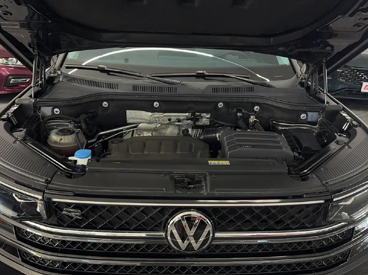 2023 Volkswagen Tavendor 2.0T 220HP L4 7DCT,autocango,china used car exporter,china ev exporter,chinese used car exporter,chinese used ev exporter