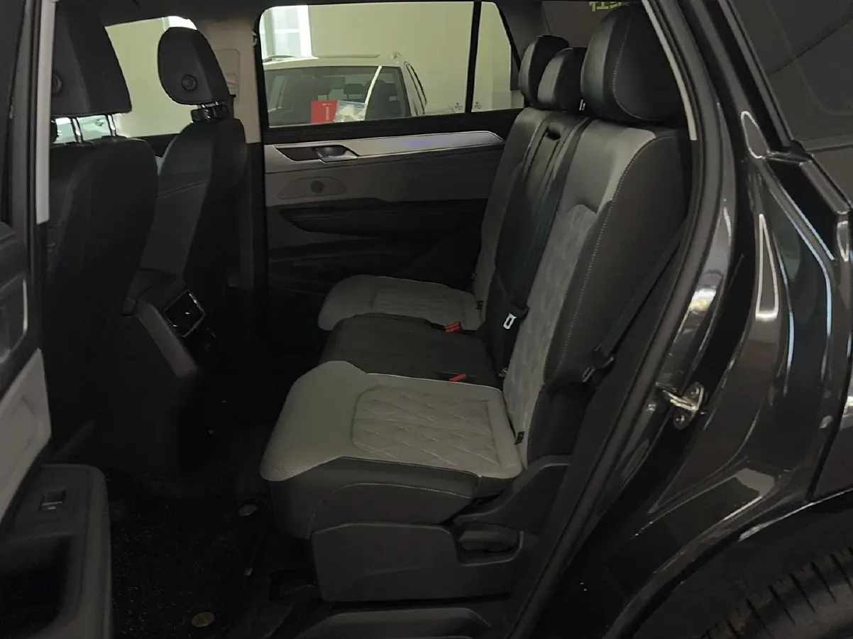 2023 Volkswagen Tavendor 2.0T 220HP L4 7DCT,autocango,china used car exporter,china ev exporter,chinese used car exporter,chinese used ev exporter