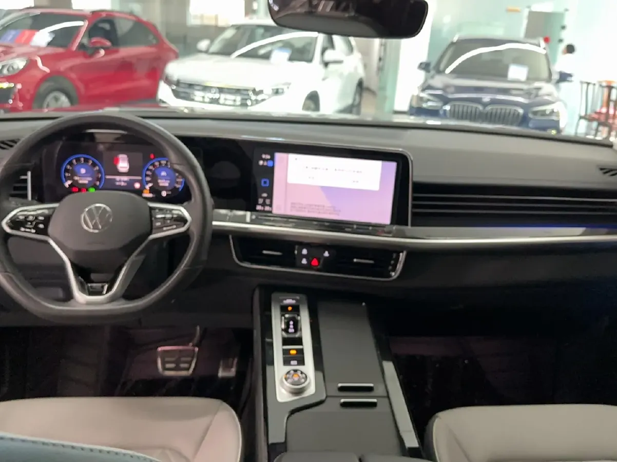 2023 Volkswagen Tavendor 2.0T 220HP L4 7DCT,autocango,china used car exporter,china ev exporter,chinese used car exporter,chinese used ev exporter
