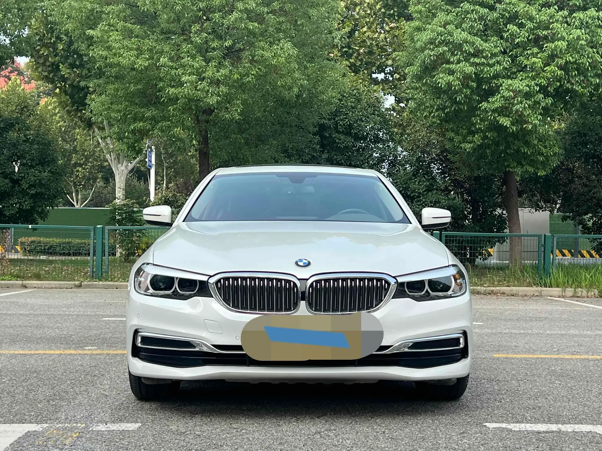 2020 BMW 5 thumbnail 2