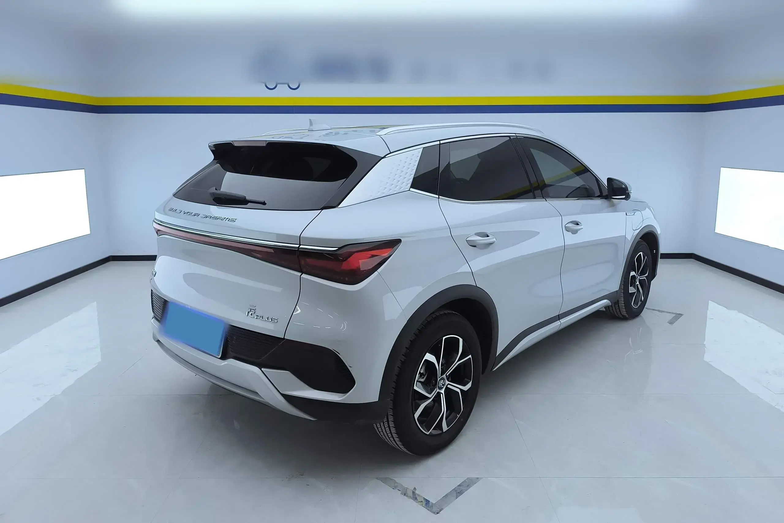 2023 BYD YUAN thumbnail 3