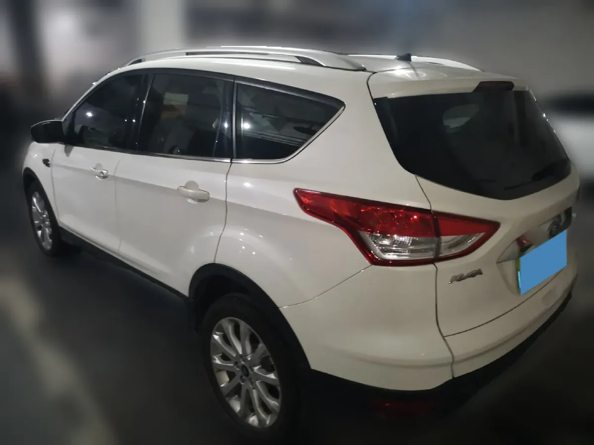 2015 Ford Kuga 1.5T 181HP L4 6AT,autocango,china used car exporter,china ev exporter,chinese used car exporter,chinese used ev exporter