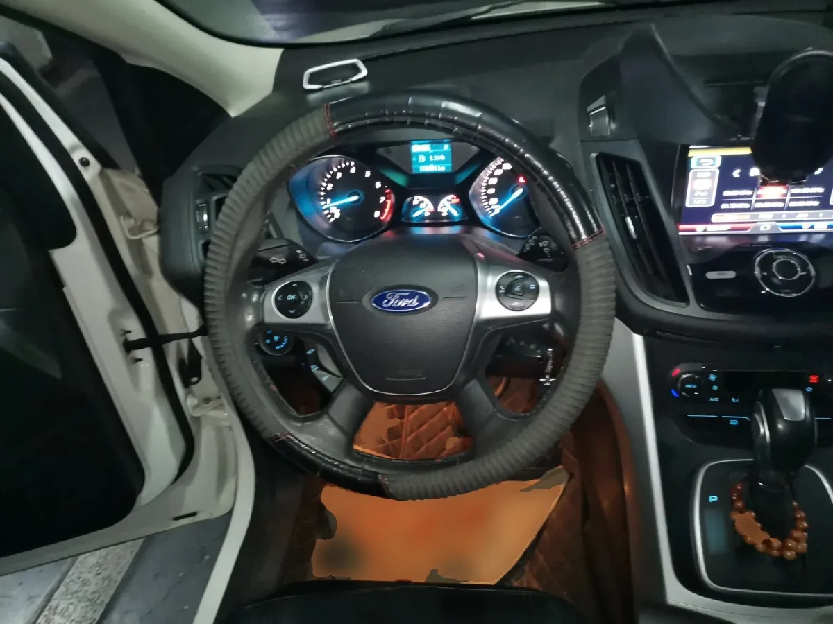 2015 Ford Kuga 1.5T 181HP L4 6AT,autocango,china used car exporter,china ev exporter,chinese used car exporter,chinese used ev exporter
