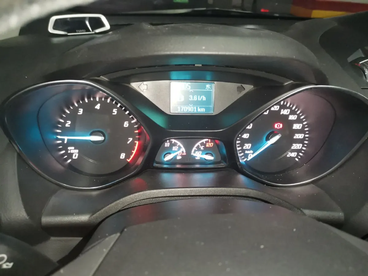 2015 Ford Kuga 1.5T 181HP L4 6AT,autocango,china used car exporter,china ev exporter,chinese used car exporter,chinese used ev exporter