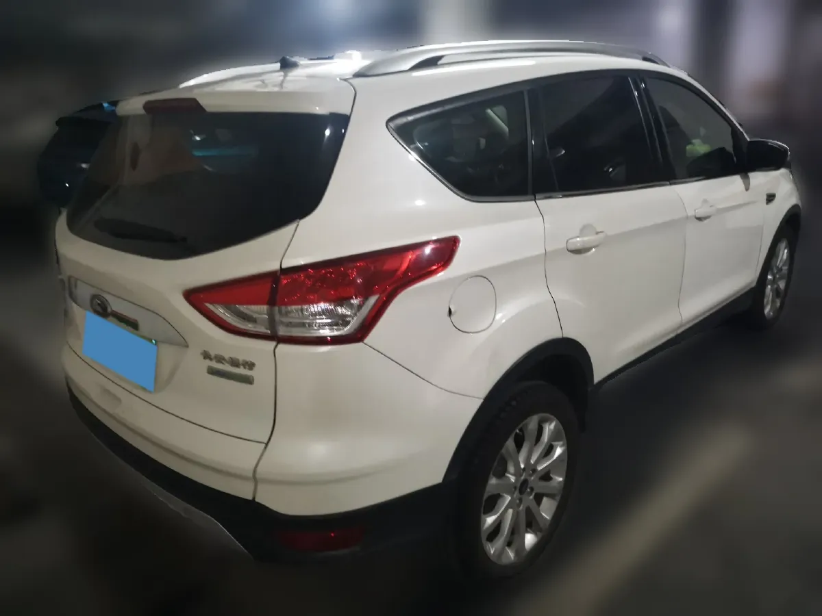 2015 Ford Kuga 1.5T 181HP L4 6AT,autocango,china used car exporter,china ev exporter,chinese used car exporter,chinese used ev exporter