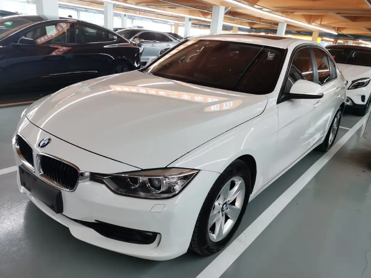 2014 BMW 3 Series 2.0T 184HP L4 8AT