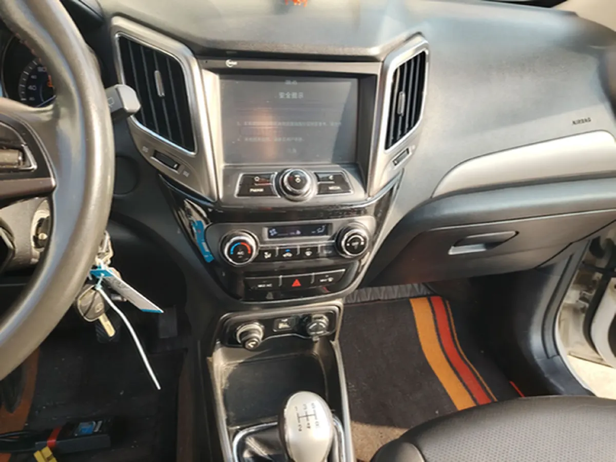 2016 ChangAn CS15 1.5L 107HP L4 5MT,autocango,china used car exporter,china ev exporter,chinese used car exporter,chinese used ev exporter