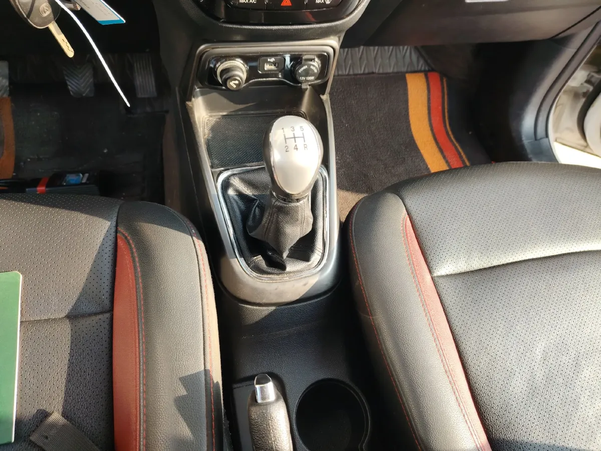 2016 ChangAn CS15 1.5L 107HP L4 5MT,autocango,china used car exporter,china ev exporter,chinese used car exporter,chinese used ev exporter